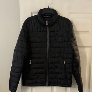 Tommy Hilfiger Men's Classic navy b Puffer size S length 27” pit to pit 40”l